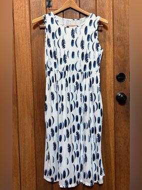 Source Unknown Sleeveless White Midi Dress with Blue Feather Motif
